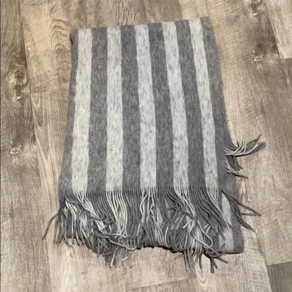 Grey scarf